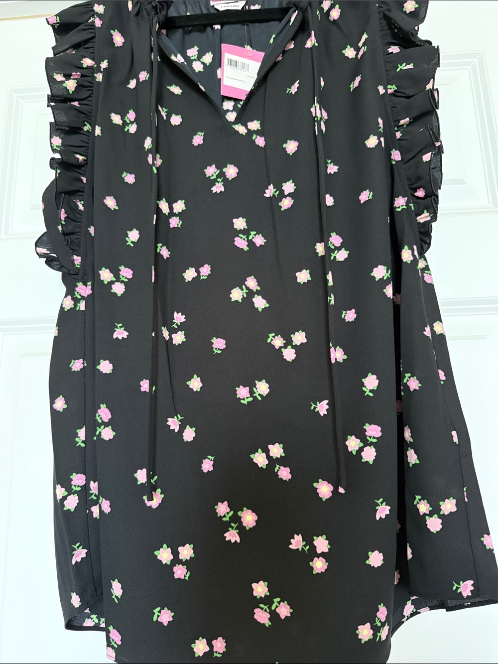 kate spade Black Floral Ruffle Tie-Neck top with Pink Roses. Size large NWT